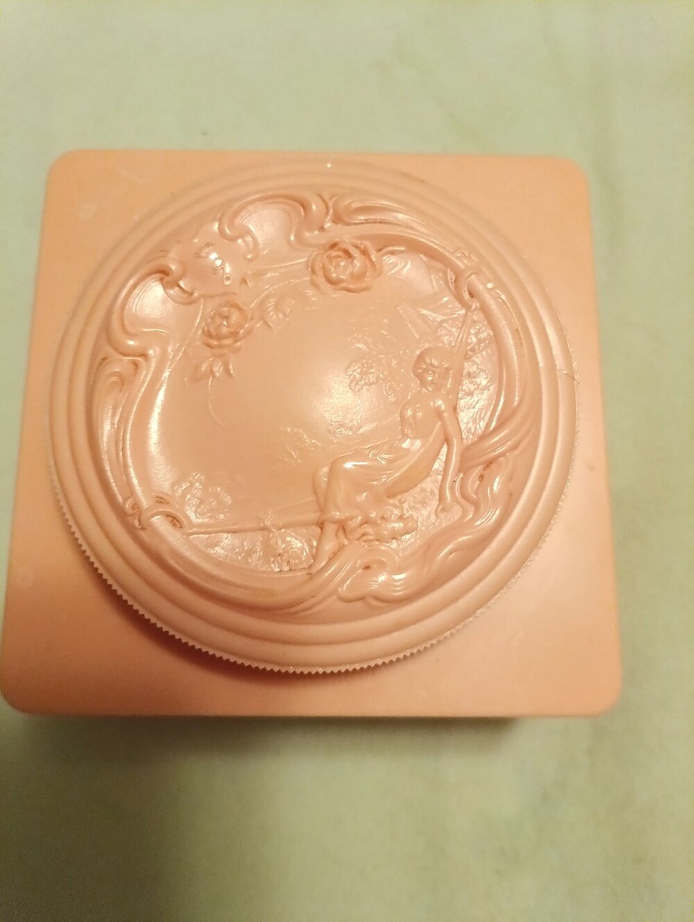 Pink Decorative White Shoulders ? Powder Box